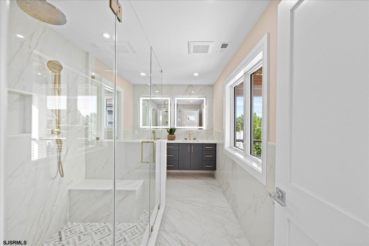 Longport, New Jersey 08403, United States, 6 Bedrooms Bedrooms, ,5 BathroomsBathrooms,Residential,Active,171603