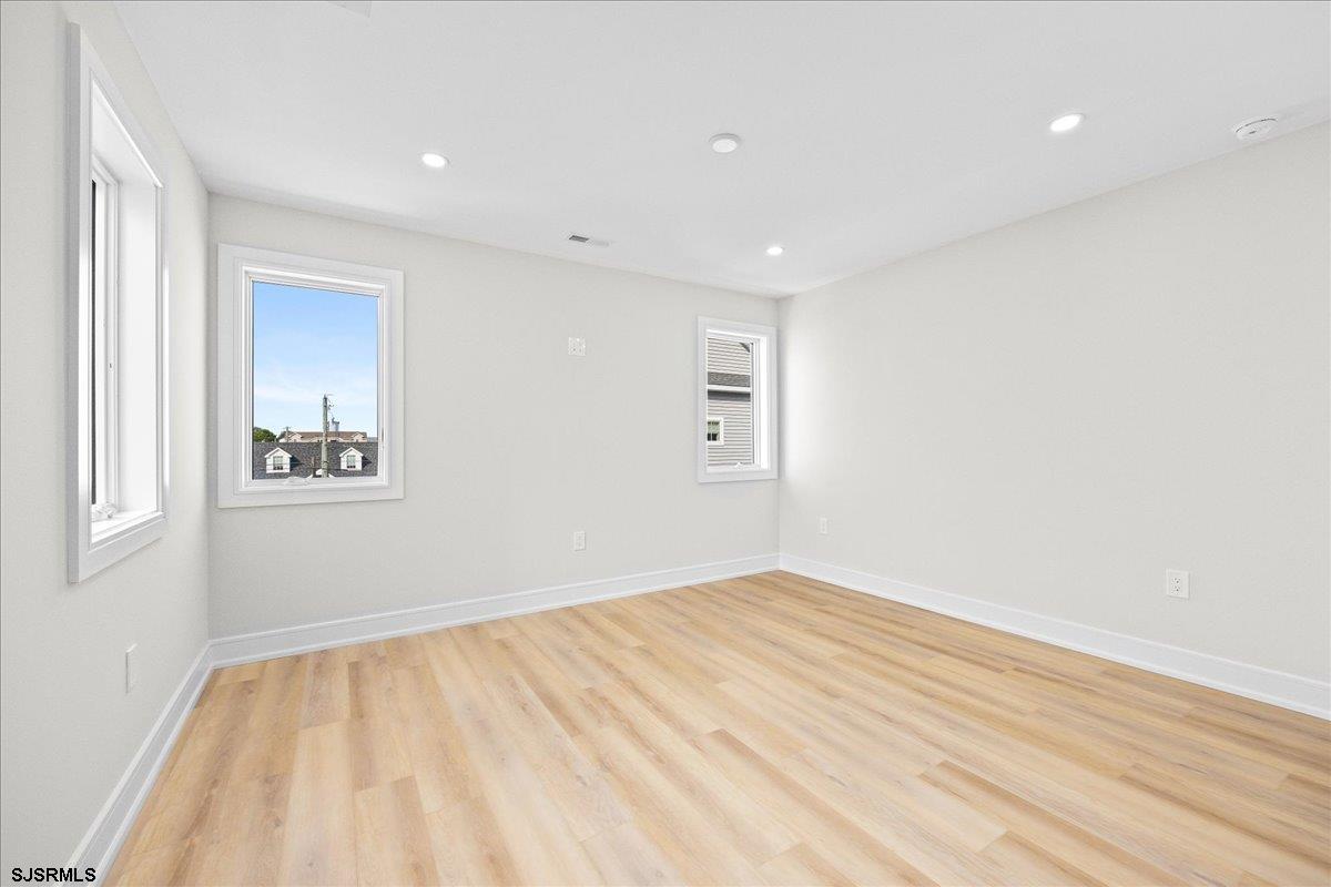 Longport, New Jersey 08403, United States, 6 Bedrooms Bedrooms, ,5 BathroomsBathrooms,Residential,Active,171603