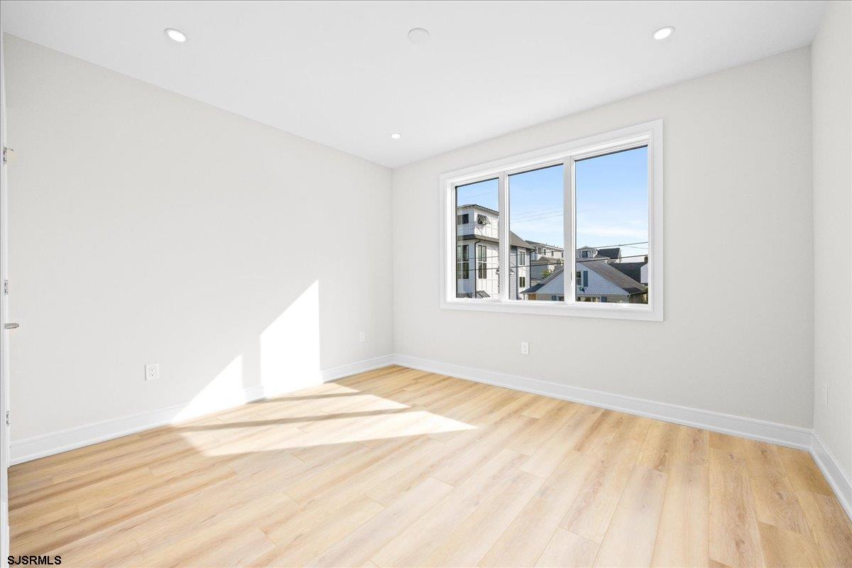 Longport, New Jersey 08403, United States, 6 Bedrooms Bedrooms, ,5 BathroomsBathrooms,Residential,Active,171603