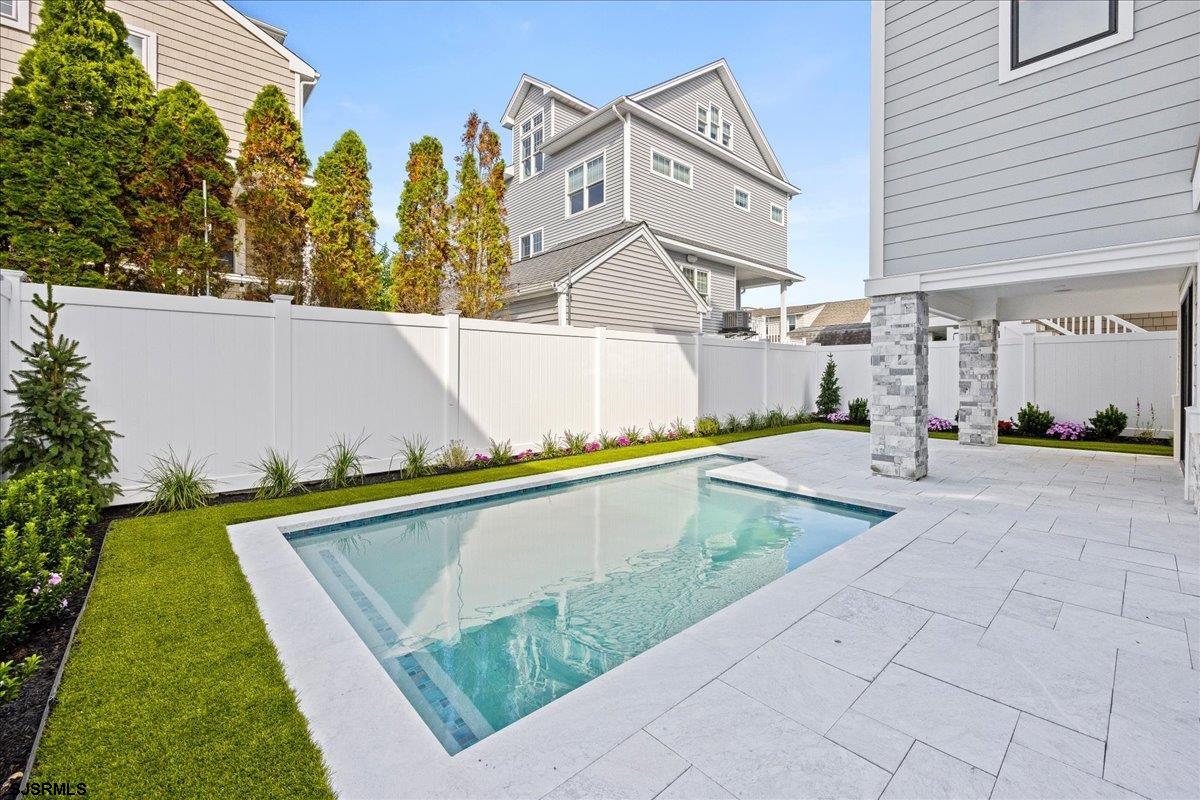 Longport, New Jersey 08403, United States, 6 Bedrooms Bedrooms, ,5 BathroomsBathrooms,Residential,Active,171603