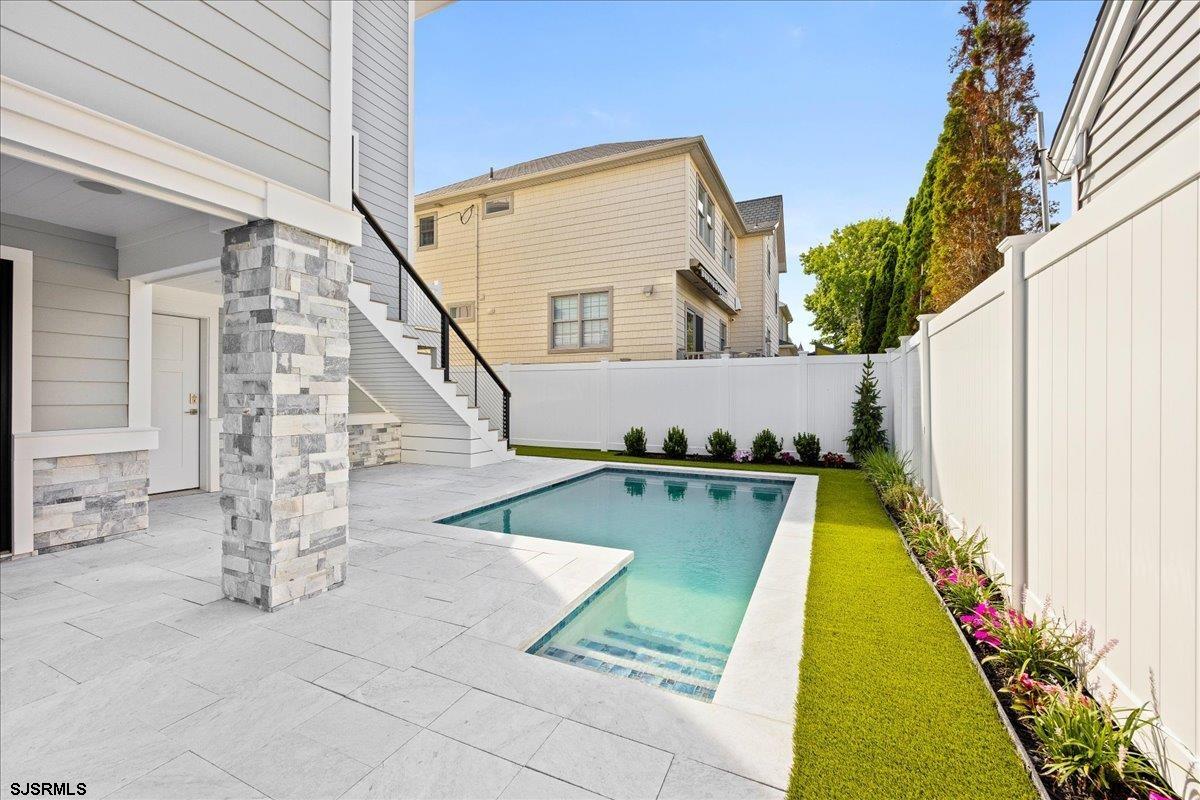 Longport, New Jersey 08403, United States, 6 Bedrooms Bedrooms, ,5 BathroomsBathrooms,Residential,Active,171603