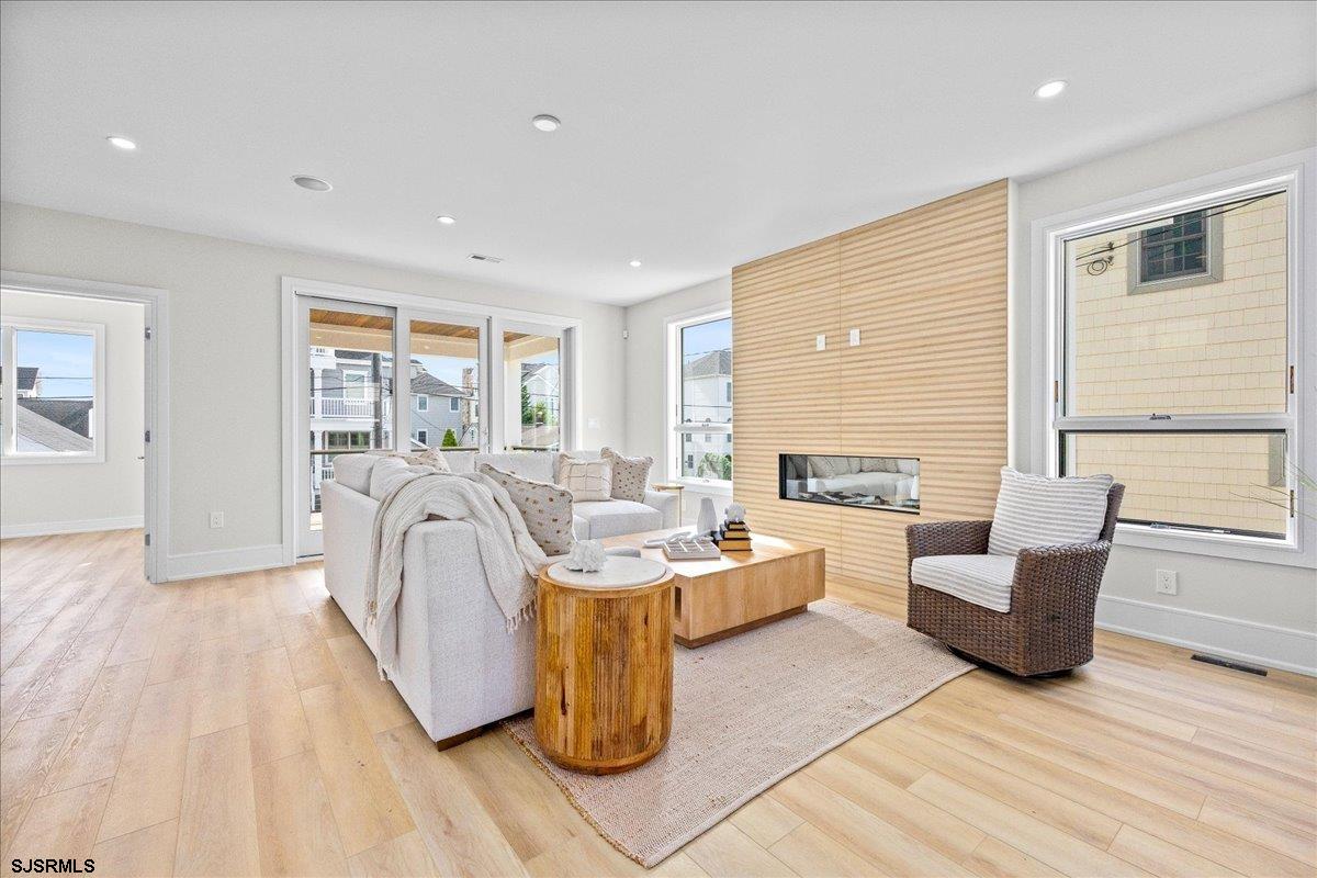 Longport, New Jersey 08403, United States, 6 Bedrooms Bedrooms, ,5 BathroomsBathrooms,Residential,Active,171603