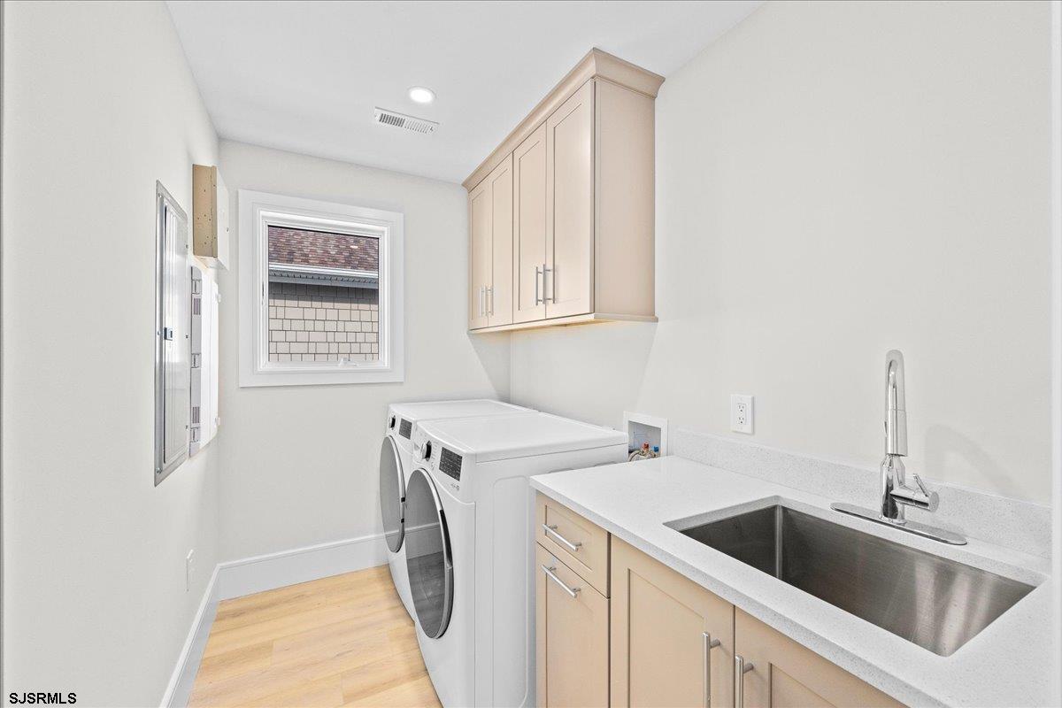 Longport, New Jersey 08403, United States, 6 Bedrooms Bedrooms, ,5 BathroomsBathrooms,Residential,Active,171603