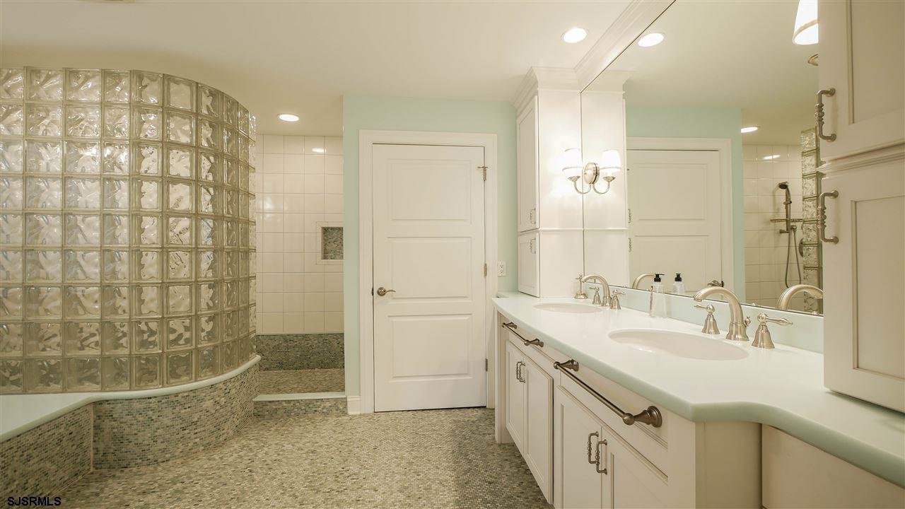 Margate, New Jersey 08402, United States, 4 Bedrooms Bedrooms, ,4 BathroomsBathrooms,Residential,Active,3962