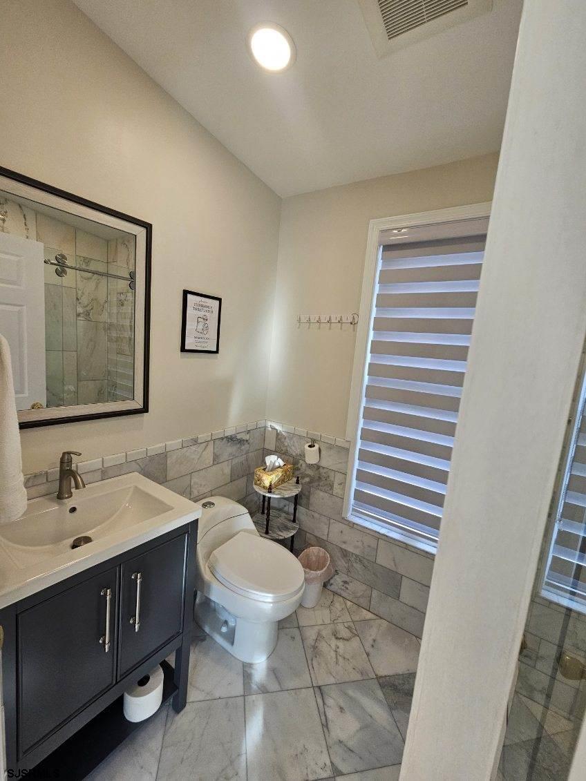 Ventnor, New Jersey 08406, United States, 6 Bedrooms Bedrooms, ,5 BathroomsBathrooms,Residential,Active,248110