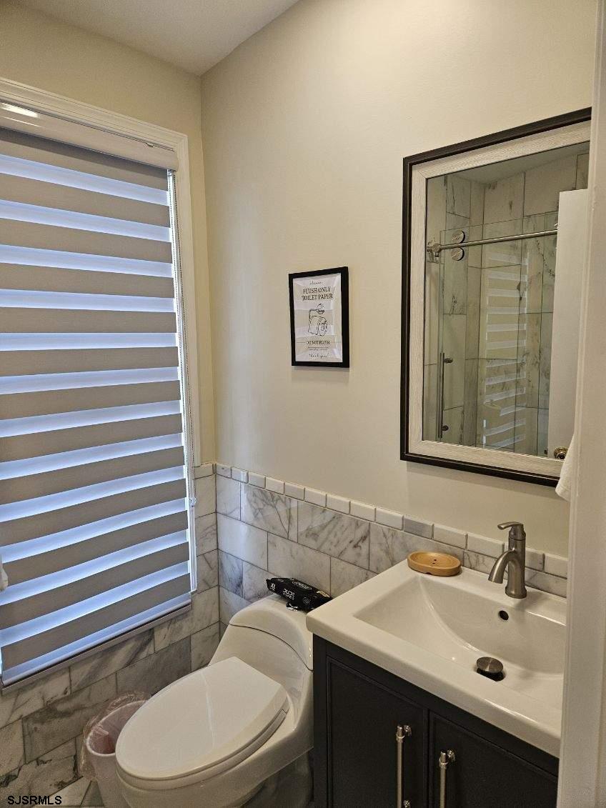 Ventnor, New Jersey 08406, United States, 6 Bedrooms Bedrooms, ,5 BathroomsBathrooms,Residential,Active,248110