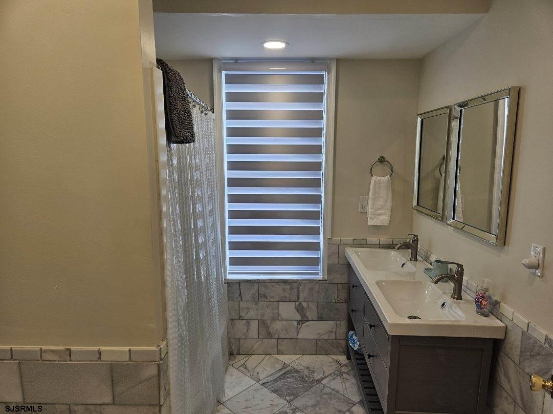 Ventnor, New Jersey 08406, United States, 6 Bedrooms Bedrooms, ,5 BathroomsBathrooms,Residential,Active,248110