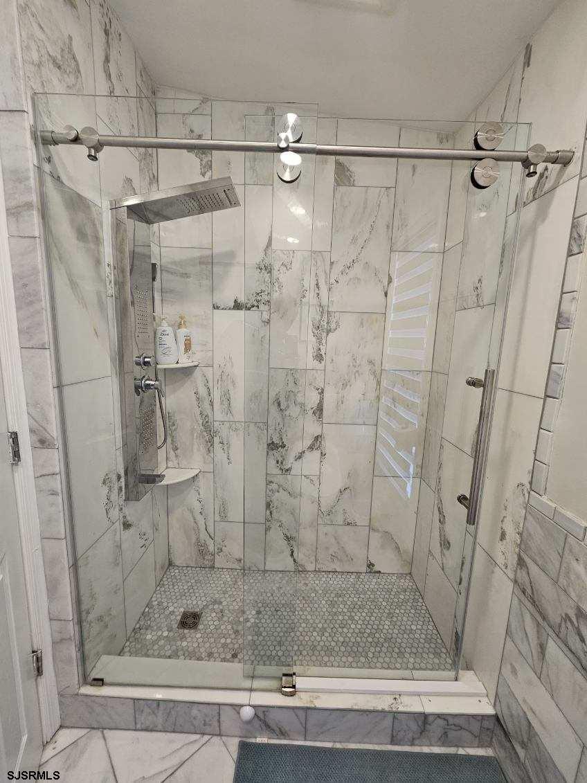 Ventnor, New Jersey 08406, United States, 6 Bedrooms Bedrooms, ,5 BathroomsBathrooms,Residential,Active,248110