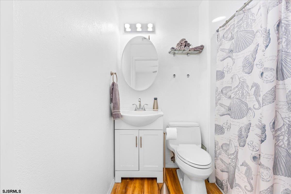 Ventnor Heights, New Jersey 08406, United States, 3 Bedrooms Bedrooms, ,2 BathroomsBathrooms,Residential,Active,249360