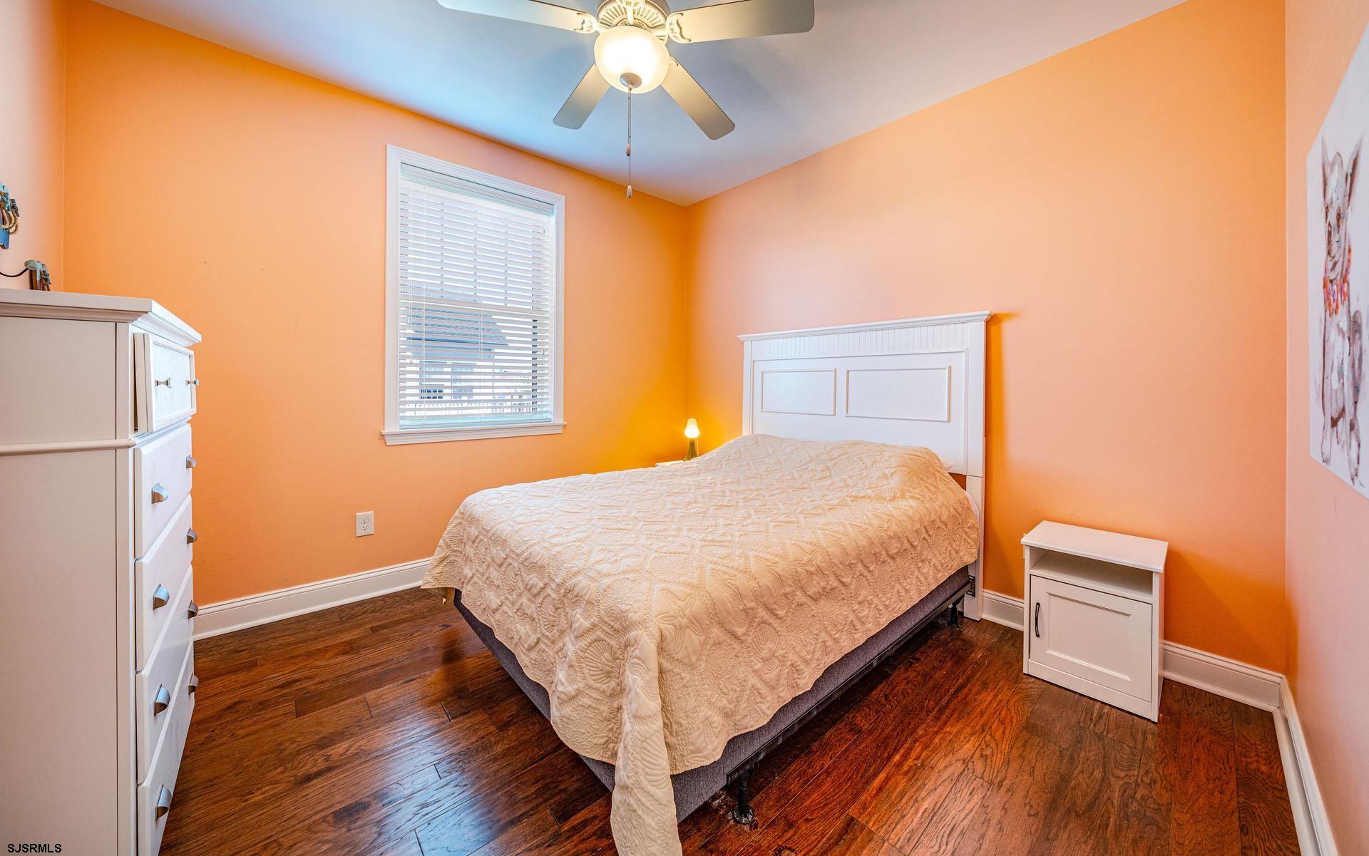 Strathmere, New Jersey 08248, United States, 3 Bedrooms Bedrooms, ,4 BathroomsBathrooms,Residential,Pending,32807