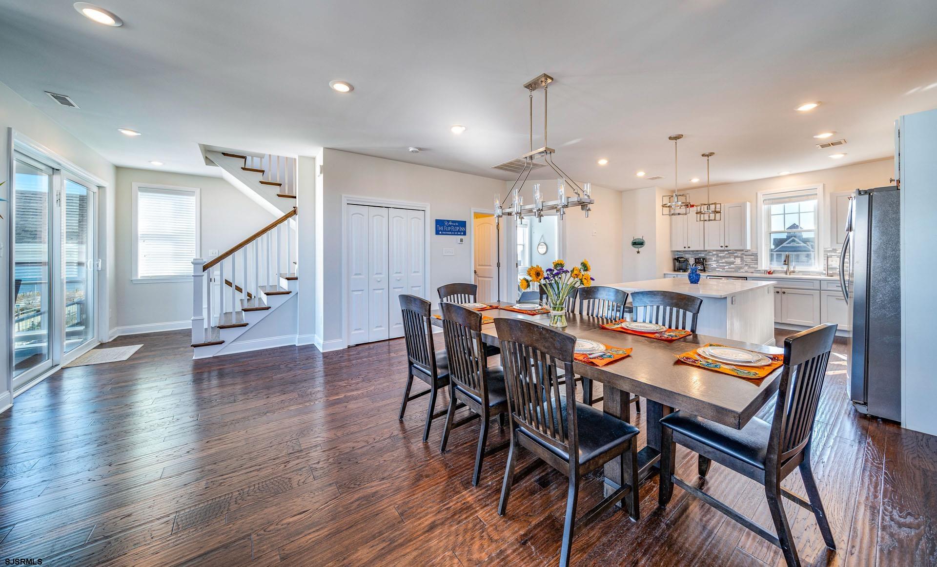 Strathmere, New Jersey 08248, United States, 3 Bedrooms Bedrooms, ,4 BathroomsBathrooms,Residential,Pending,32807