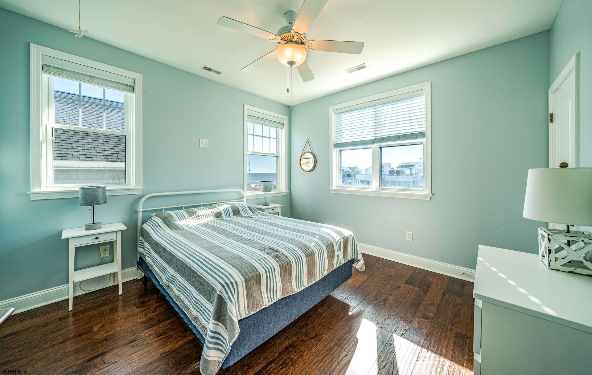 Strathmere, New Jersey 08248, United States, 3 Bedrooms Bedrooms, ,4 BathroomsBathrooms,Residential,Pending,32807