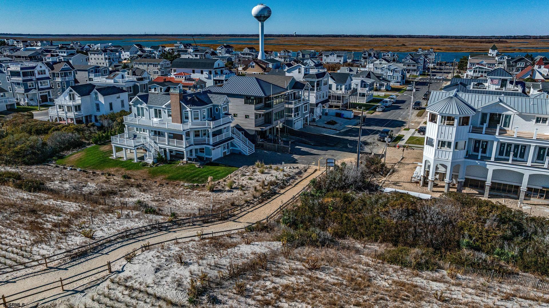 Strathmere, New Jersey 08248, United States, 3 Bedrooms Bedrooms, ,4 BathroomsBathrooms,Residential,Pending,32807