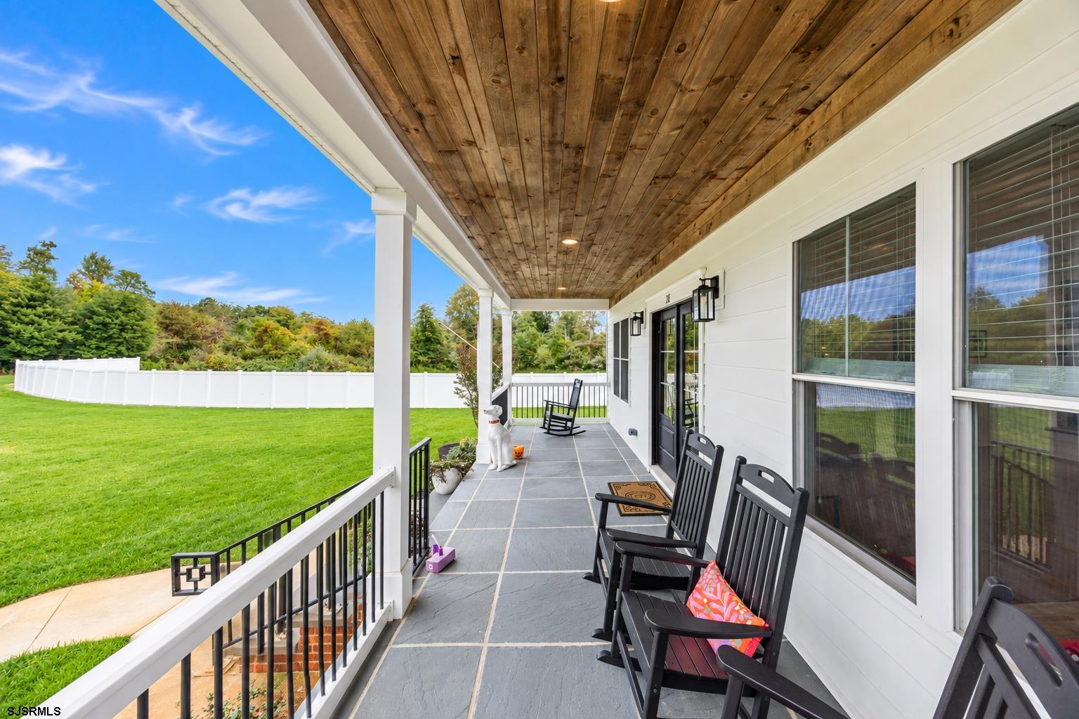 28 Queen Anne Ct