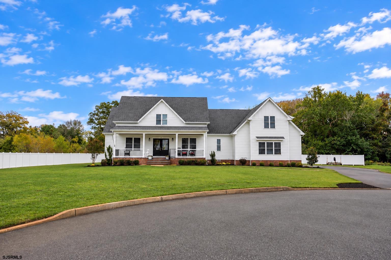 28 Queen Anne Ct