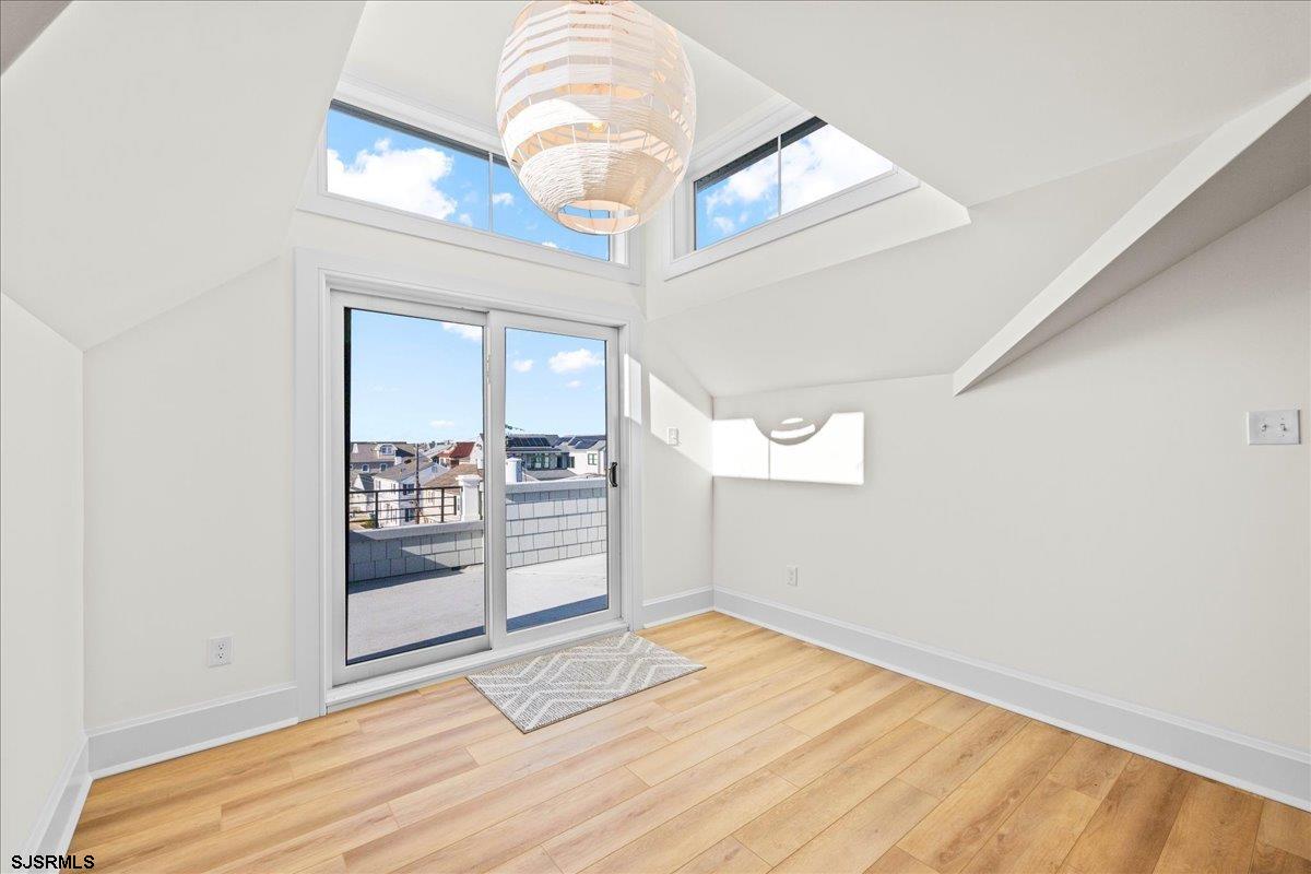 Longport, New Jersey 08403, United States, 5 Bedrooms Bedrooms, ,6 BathroomsBathrooms,Residential,Active,233243