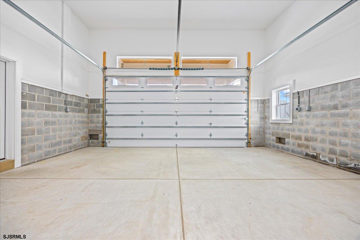 Longport, New Jersey 08403, United States, 5 Bedrooms Bedrooms, ,6 BathroomsBathrooms,Residential,Active,233243