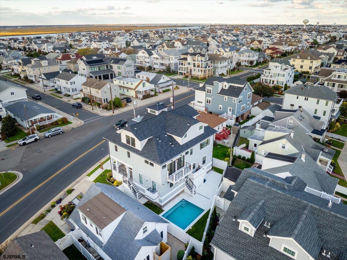 Longport, New Jersey 08403, United States, 5 Bedrooms Bedrooms, ,6 BathroomsBathrooms,Residential,Active,233243