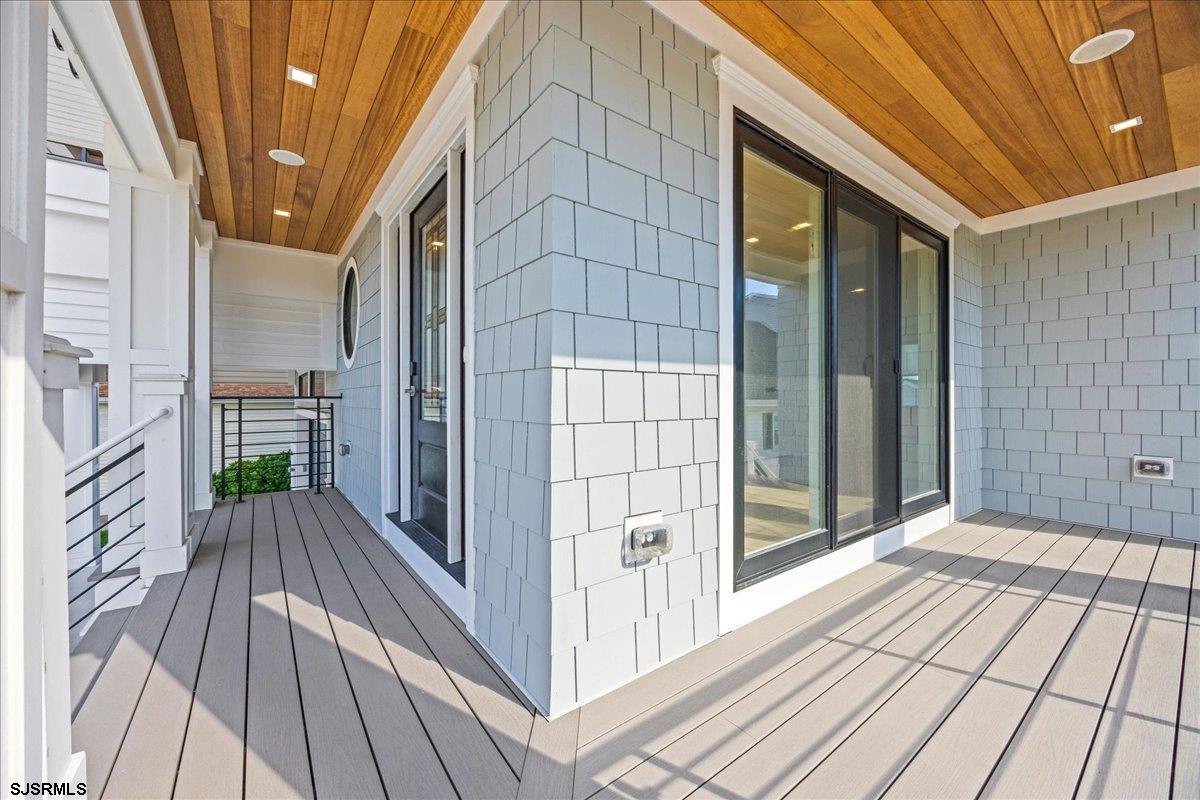 Longport, New Jersey 08403, United States, 5 Bedrooms Bedrooms, ,6 BathroomsBathrooms,Residential,Active,233243