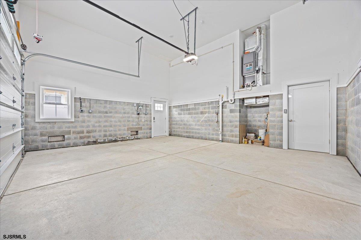 Longport, New Jersey 08403, United States, 5 Bedrooms Bedrooms, ,6 BathroomsBathrooms,Residential,Active,233243