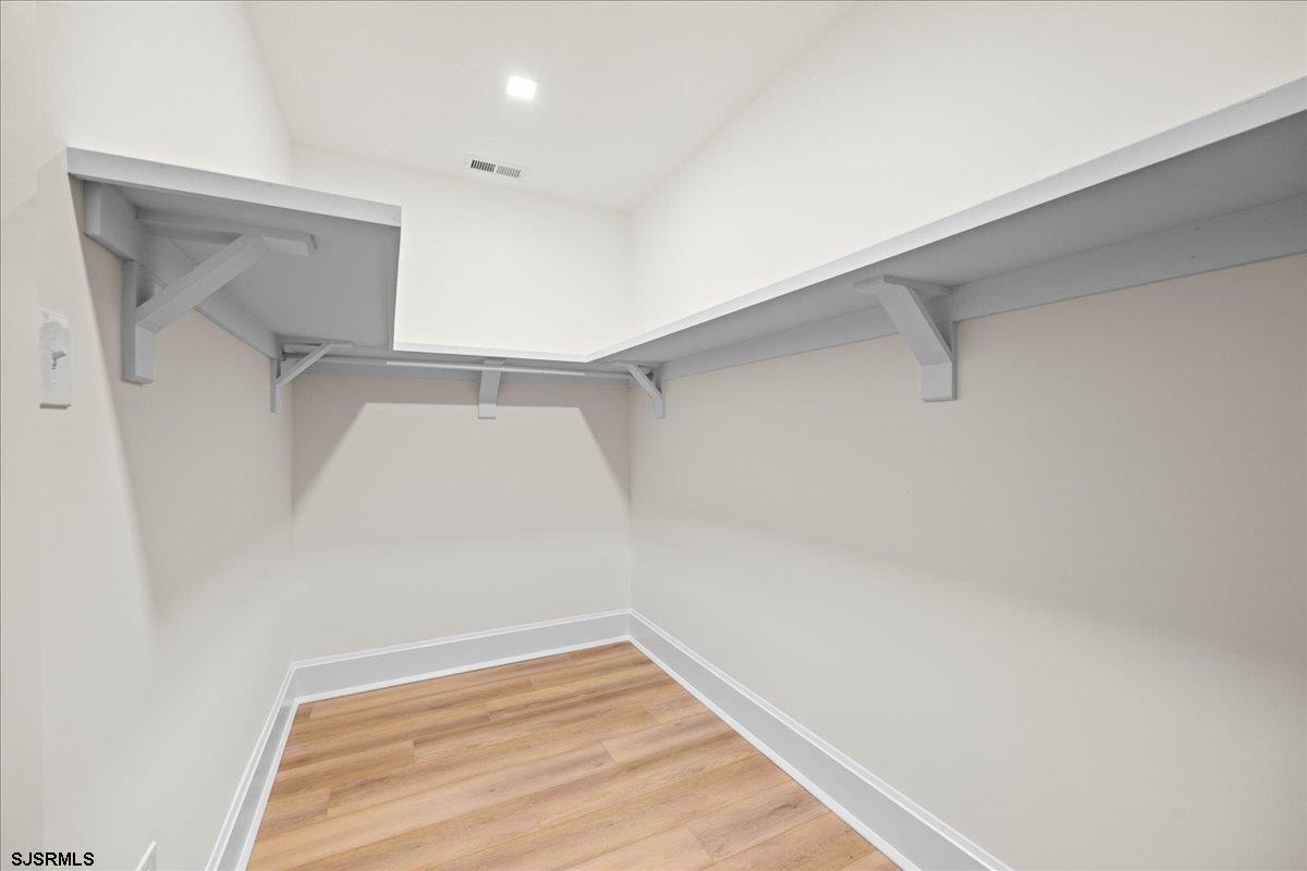 Longport, New Jersey 08403, United States, 5 Bedrooms Bedrooms, ,6 BathroomsBathrooms,Residential,Active,233243