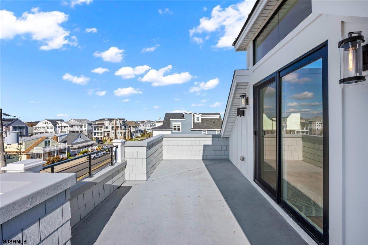 Longport, New Jersey 08403, United States, 5 Bedrooms Bedrooms, ,6 BathroomsBathrooms,Residential,Active,233243