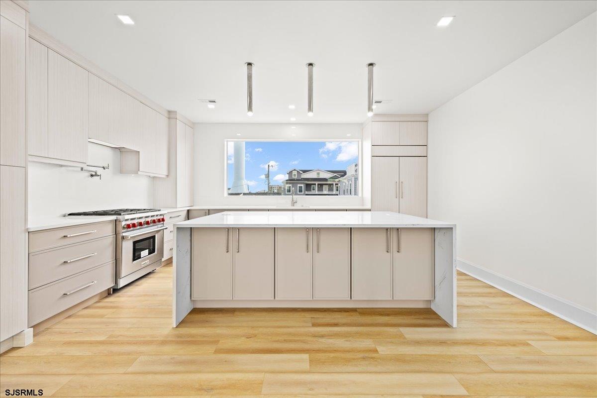 Longport, New Jersey 08403, United States, 5 Bedrooms Bedrooms, ,6 BathroomsBathrooms,Residential,Active,233243