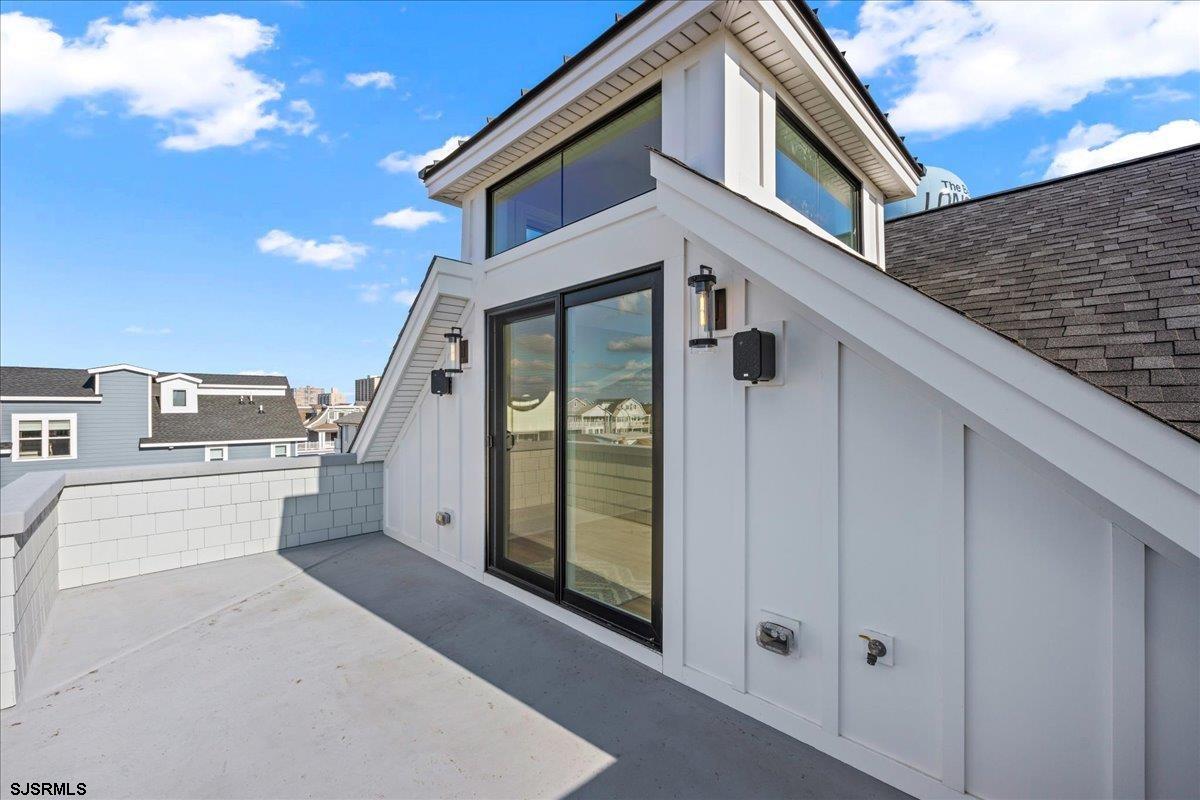 Longport, New Jersey 08403, United States, 5 Bedrooms Bedrooms, ,6 BathroomsBathrooms,Residential,Active,233243