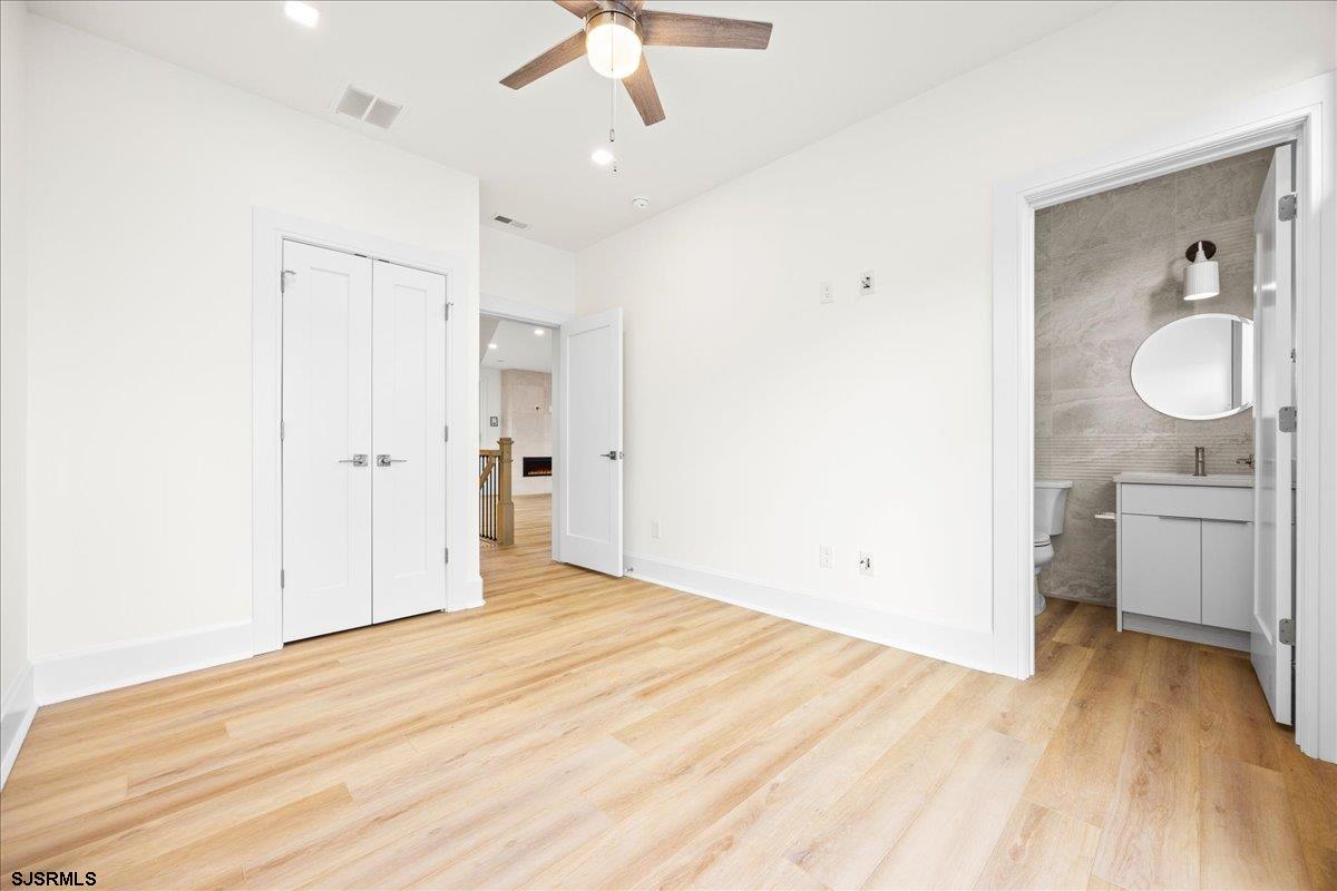 Longport, New Jersey 08403, United States, 5 Bedrooms Bedrooms, ,6 BathroomsBathrooms,Residential,Active,233243