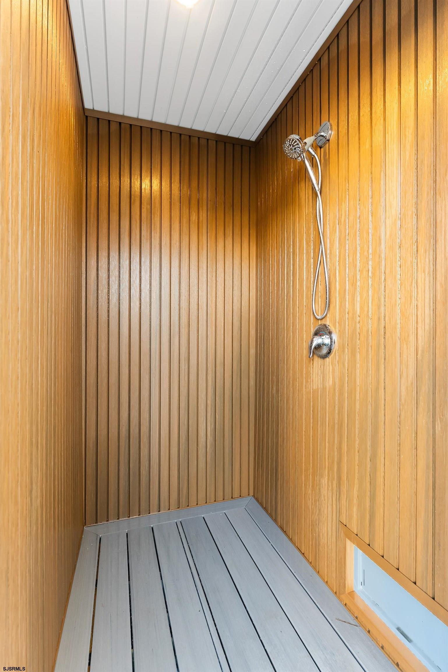 Ocean City, New Jersey 08226, United States, 5 Bedrooms Bedrooms, ,5 BathroomsBathrooms,Residential,Active,236947