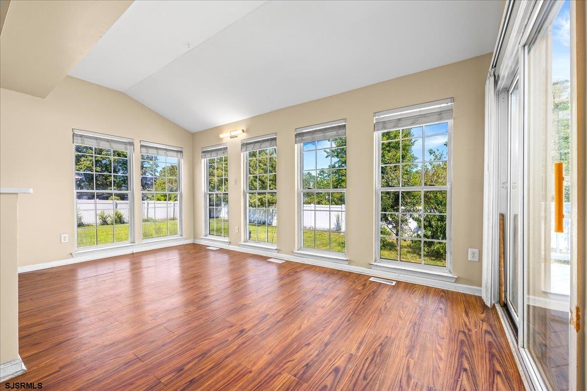 Egg Harbor Township, New Jersey 08234, United States, 4 Bedrooms Bedrooms, ,3 BathroomsBathrooms,Residential,Active,168600