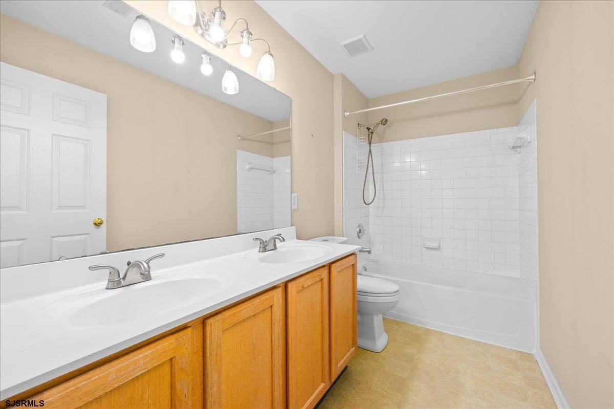 Egg Harbor Township, New Jersey 08234, United States, 4 Bedrooms Bedrooms, ,3 BathroomsBathrooms,Residential,Active,168600