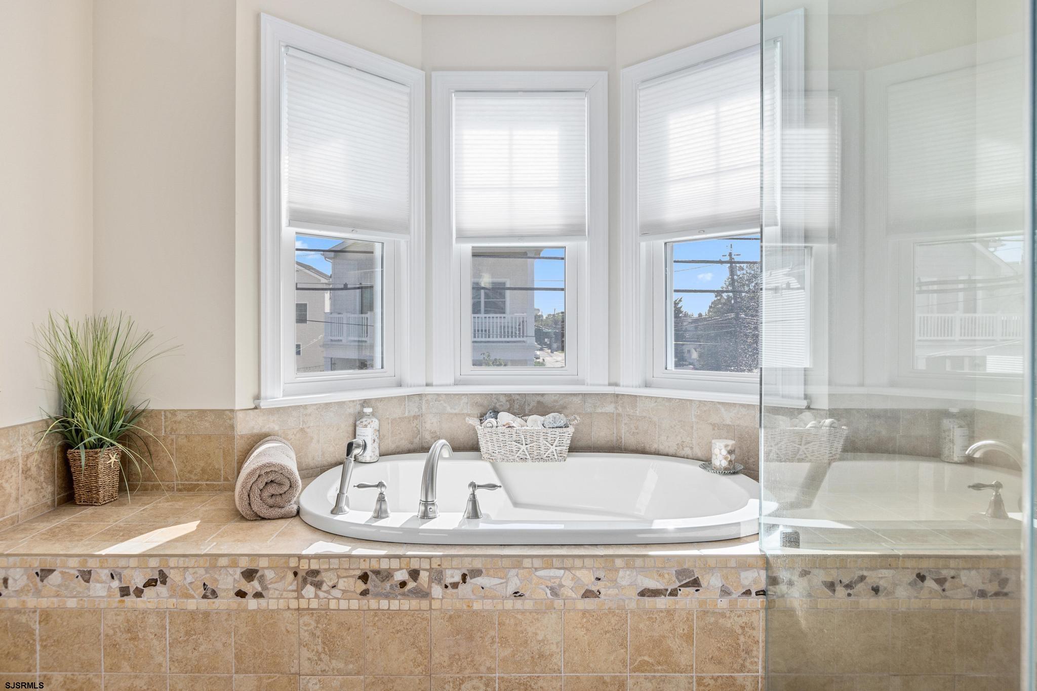 Margate, New Jersey 08402, United States, 6 Bedrooms Bedrooms, ,4 BathroomsBathrooms,Residential,Active,58388