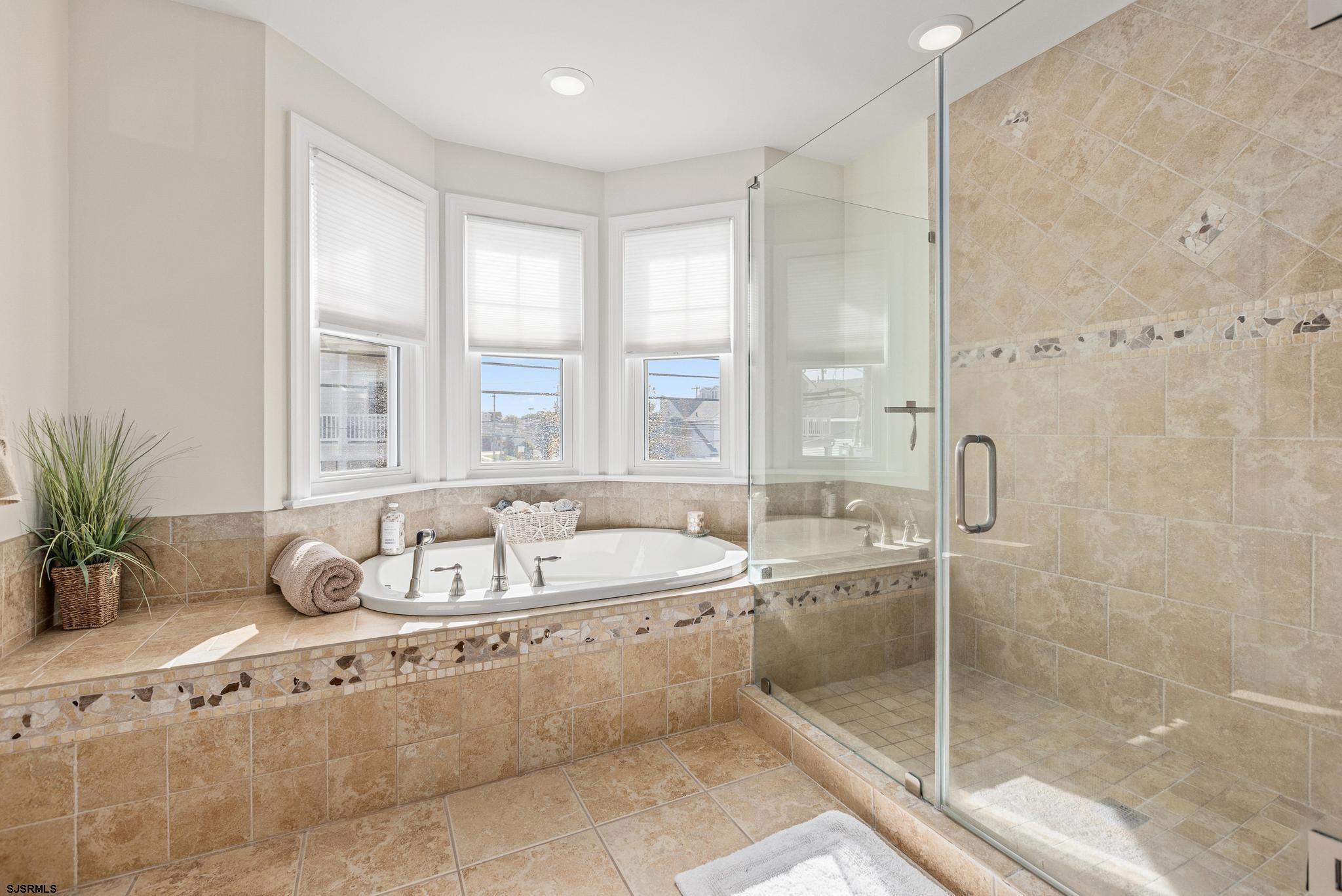 Margate, New Jersey 08402, United States, 6 Bedrooms Bedrooms, ,4 BathroomsBathrooms,Residential,Active,58388