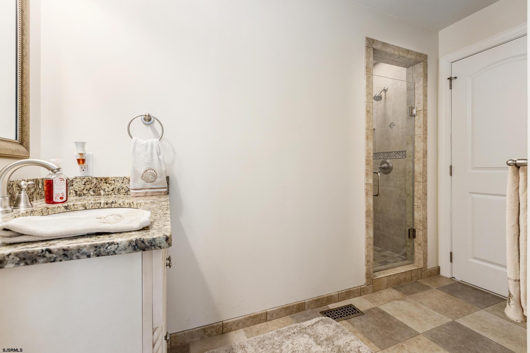 Margate, New Jersey 08402, United States, 6 Bedrooms Bedrooms, ,4 BathroomsBathrooms,Residential,Active,58388