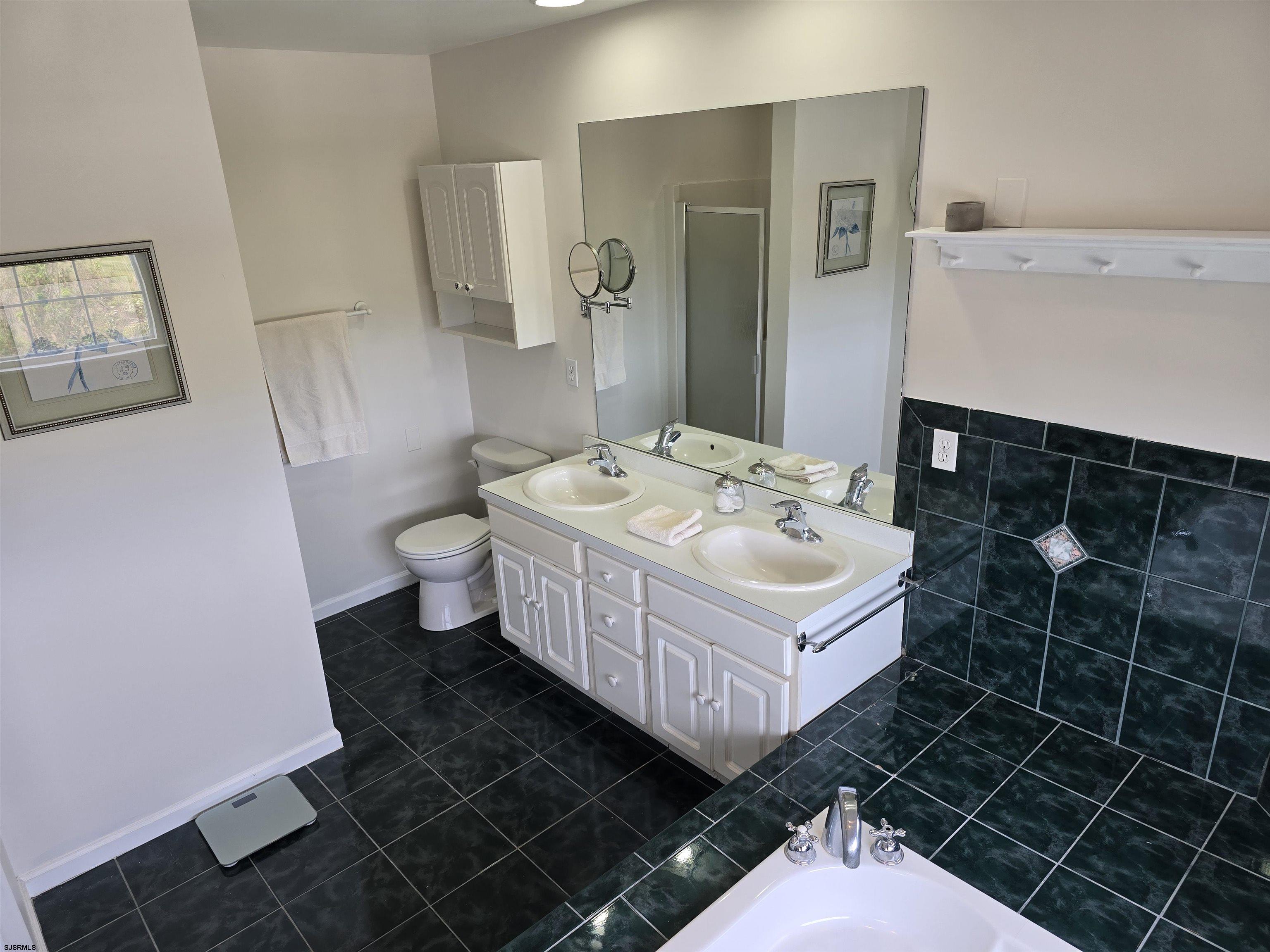 Brigantine, New Jersey 08203, United States, 4 Bedrooms Bedrooms, ,3 BathroomsBathrooms,Residential,Pending,115399