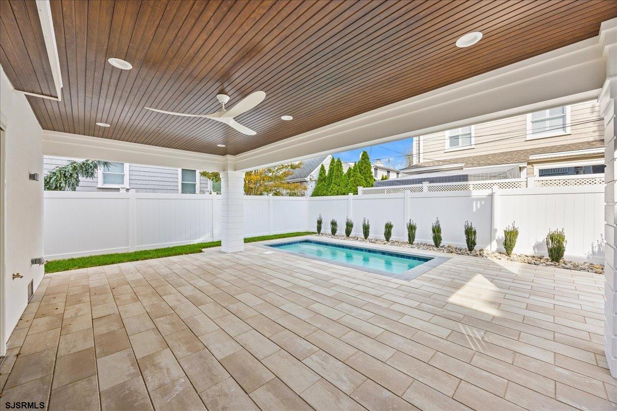 Margate, New Jersey 08402, United States, 5 Bedrooms Bedrooms, ,5 BathroomsBathrooms,Residential,Active,216106