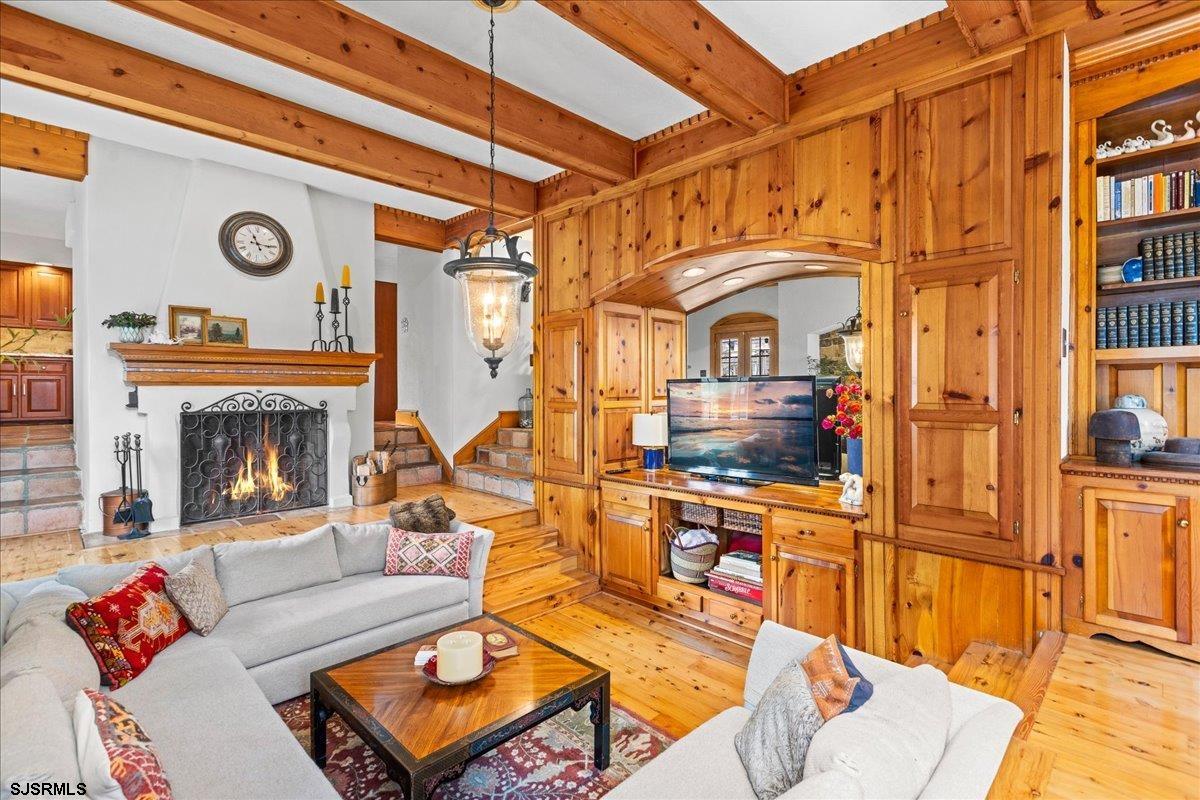 Ventnor, New Jersey 08406, United States, 5 Bedrooms Bedrooms, ,3 BathroomsBathrooms,Residential,Active,2883