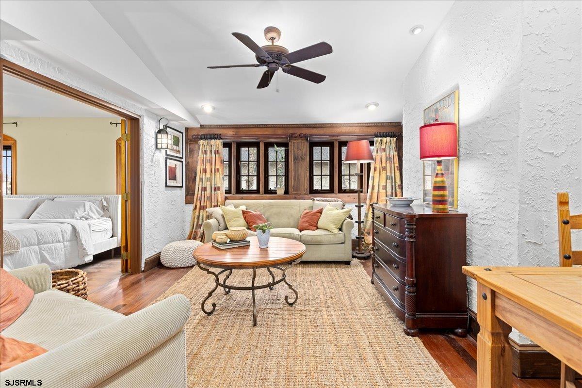 Ventnor, New Jersey 08406, United States, 5 Bedrooms Bedrooms, ,3 BathroomsBathrooms,Residential,Active,2883