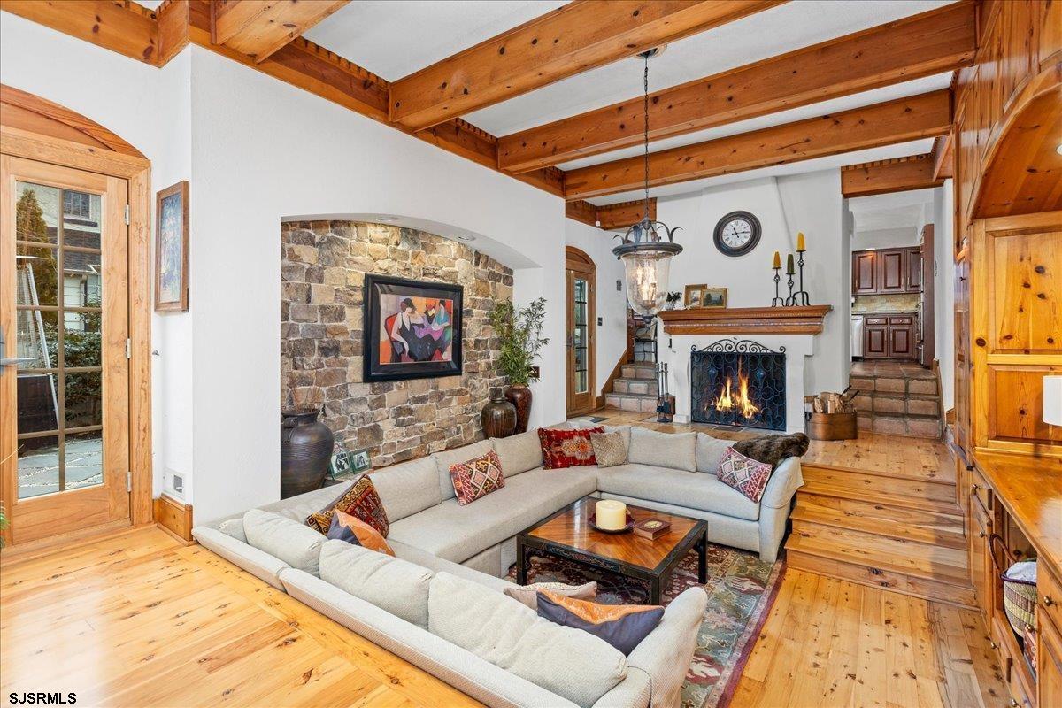 Ventnor, New Jersey 08406, United States, 5 Bedrooms Bedrooms, ,3 BathroomsBathrooms,Residential,Active,2883