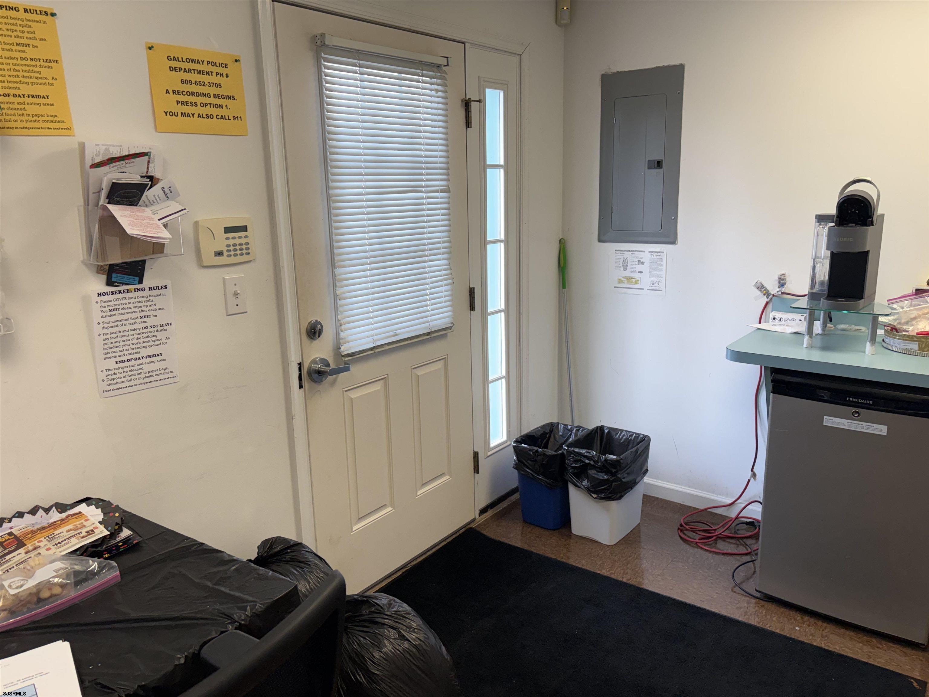 76 W Jimmie Leeds Rd.