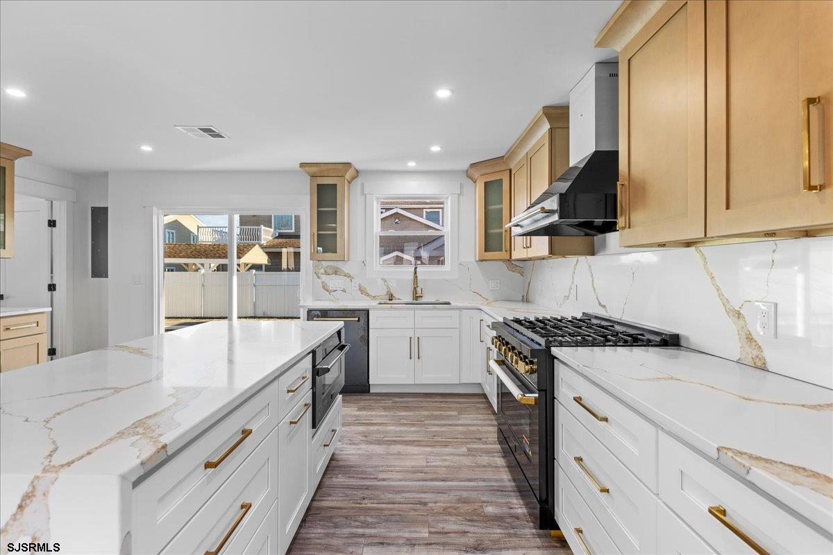 Ventnor, New Jersey 08406, United States, 5 Bedrooms Bedrooms, ,4 BathroomsBathrooms,Residential,Active,178356