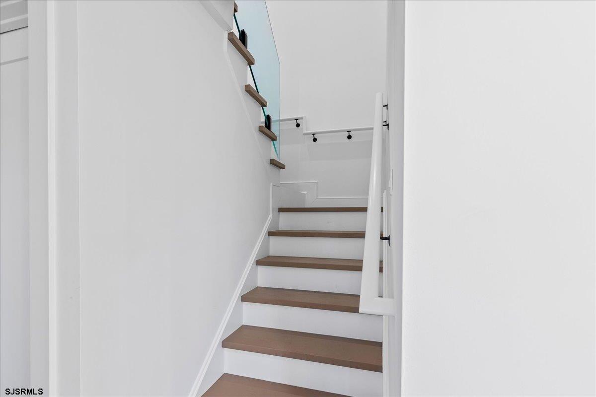 Ventnor, New Jersey 08406, United States, 5 Bedrooms Bedrooms, ,4 BathroomsBathrooms,Residential,Active,178356