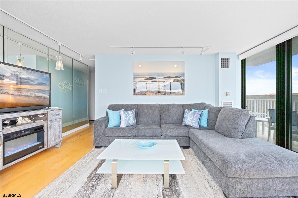 Longport, New Jersey 08403, United States, 2 Bedrooms Bedrooms, ,2 BathroomsBathrooms,Residential,Active,153790