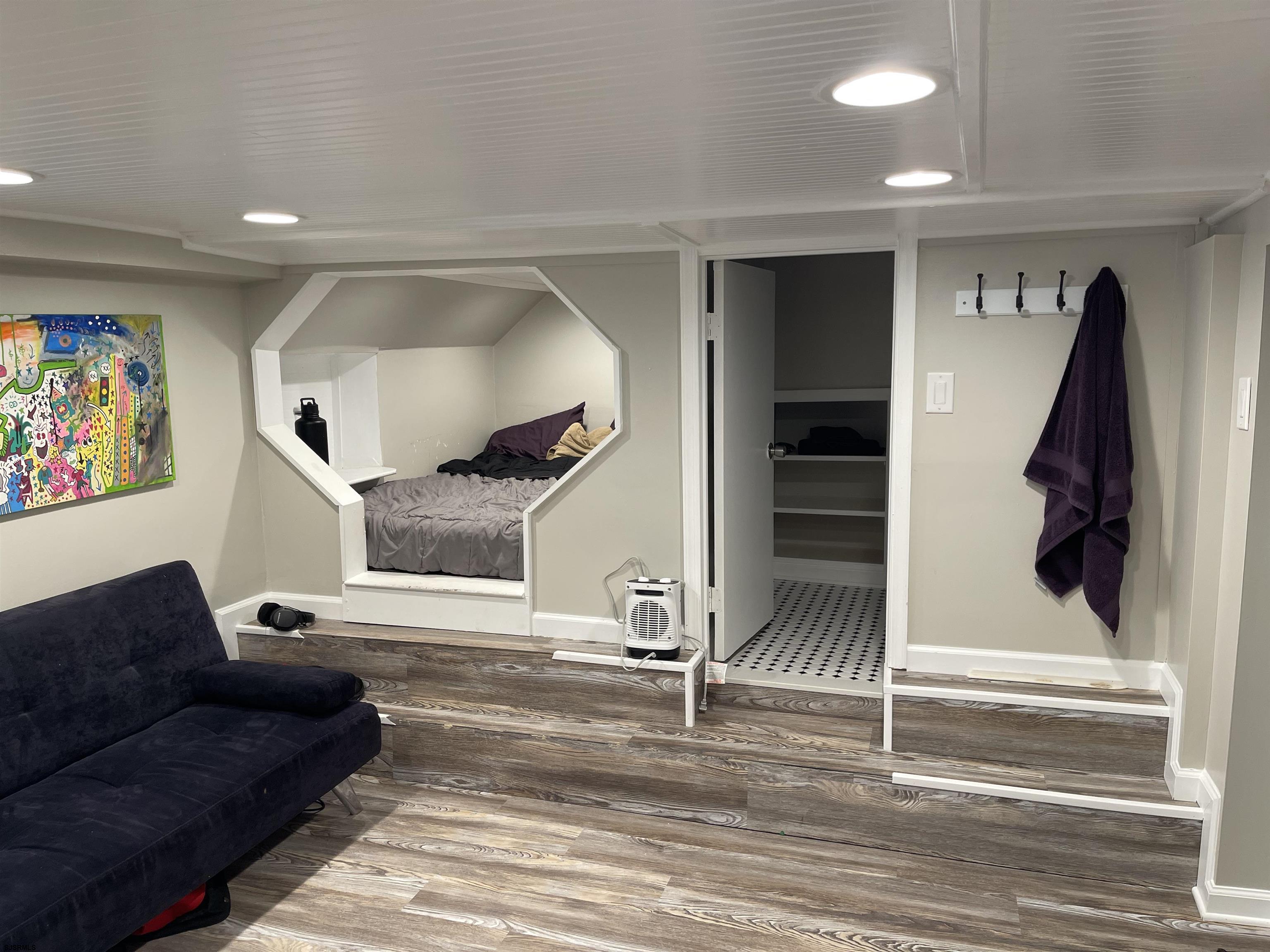 Ventnor, New Jersey 08406, United States, 3 Bedrooms Bedrooms, ,2 BathroomsBathrooms,Residential,Active,142111