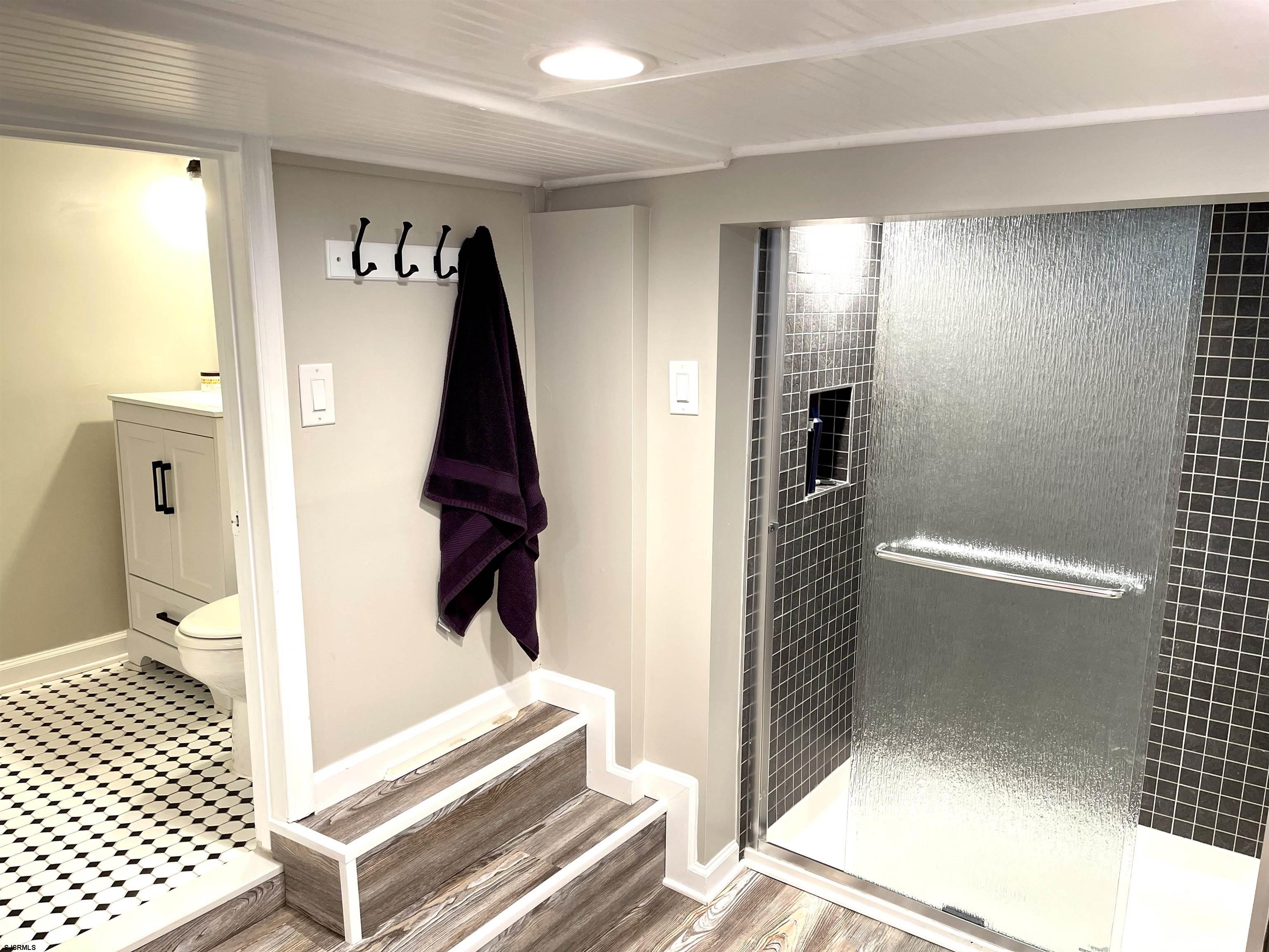 Ventnor, New Jersey 08406, United States, 3 Bedrooms Bedrooms, ,2 BathroomsBathrooms,Residential,Active,142111