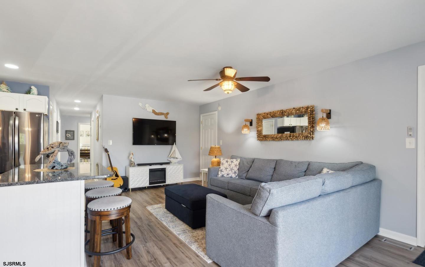 206 E Magnolia