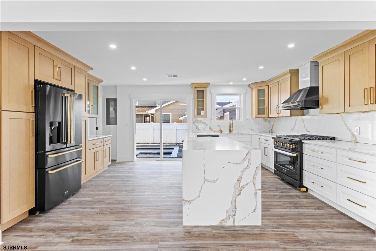 Ventnor, New Jersey 08406, United States, 5 Bedrooms Bedrooms, ,4 BathroomsBathrooms,Residential,Active,243319