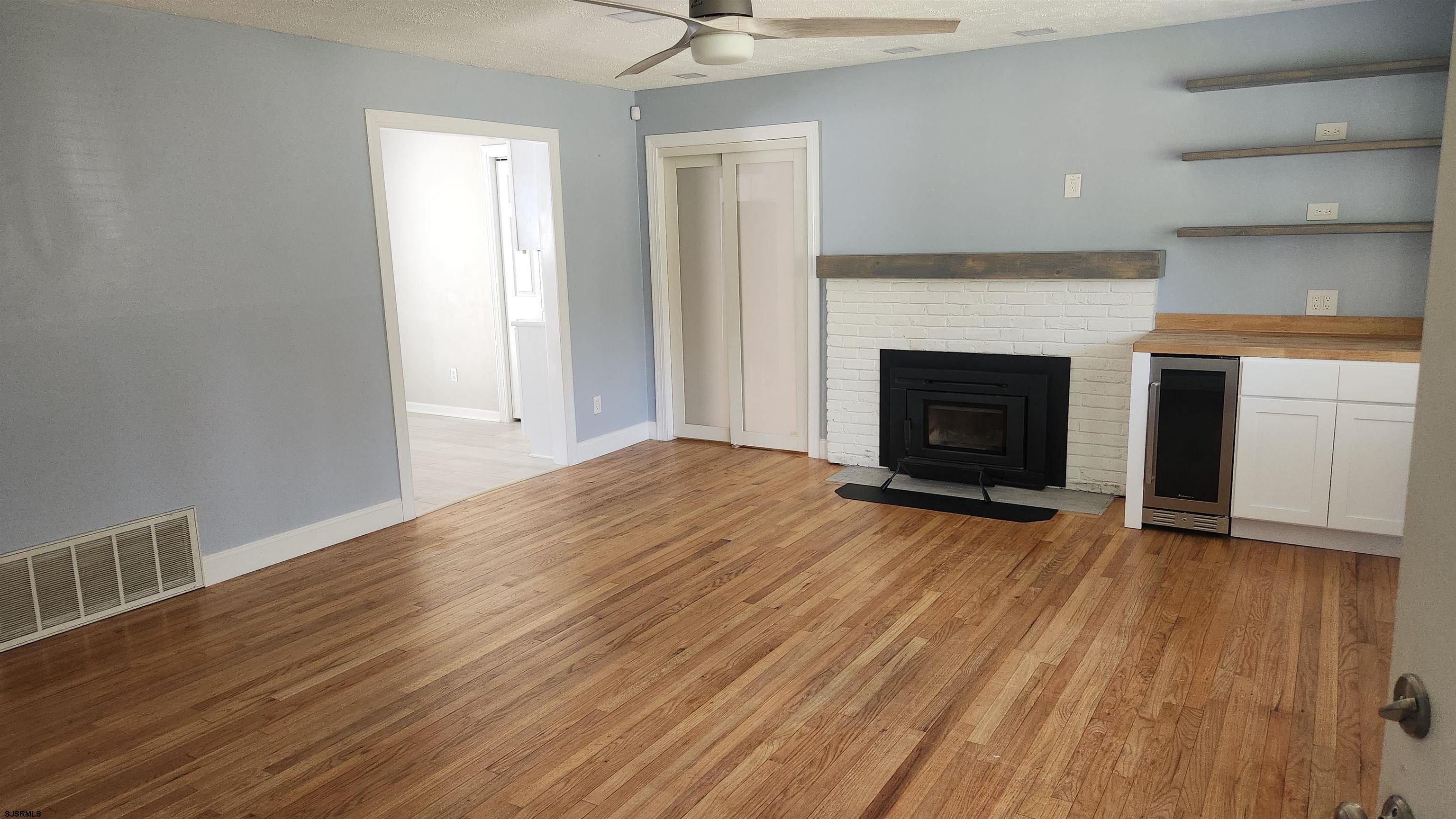 Northfield, New Jersey 08225, United States, 4 Bedrooms Bedrooms, ,2 BathroomsBathrooms,Residential,Active,181646