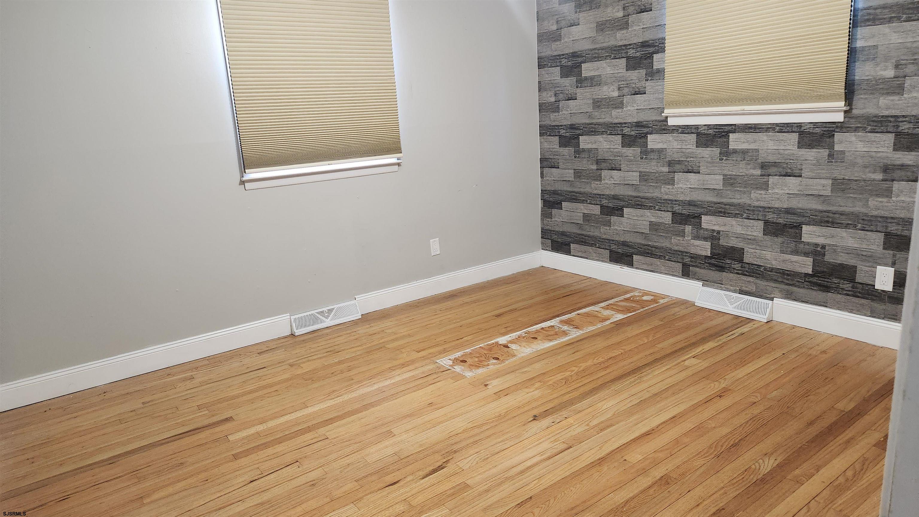 Northfield, New Jersey 08225, United States, 4 Bedrooms Bedrooms, ,2 BathroomsBathrooms,Residential,Active,181646